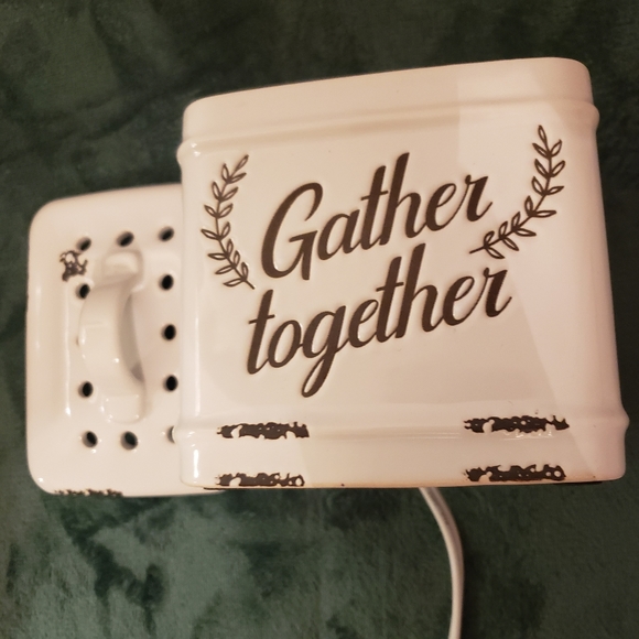 Scentsy "Gather Together" Element Wax Warmer Farmhouse Ceramic - Picture 6 of 7